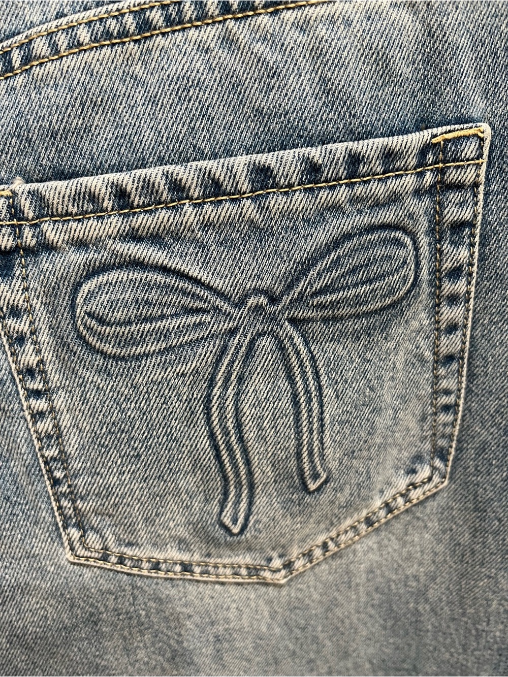 NWT Wild Fable Low-Rise Baggy Light Wash Jeans w/Bow Pocket, TWO Sizes - 8 & 10 - Picture 6 of 12